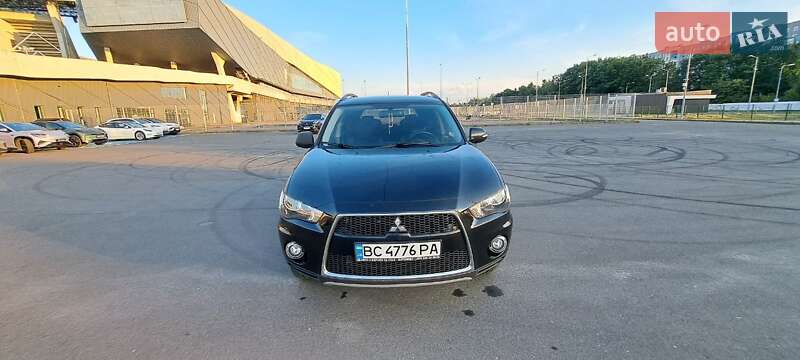 Позашляховик / Кросовер Mitsubishi Outlander 2012 в Львові