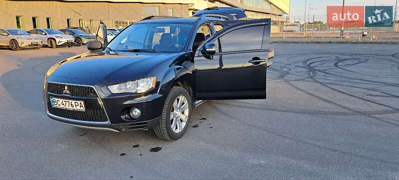 Позашляховик / Кросовер Mitsubishi Outlander 2012 в Львові