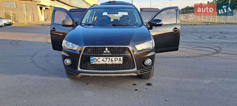 Позашляховик / Кросовер Mitsubishi Outlander 2012 в Львові