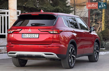 Внедорожник / Кроссовер Mitsubishi Outlander 2021 в 