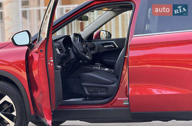 Внедорожник / Кроссовер Mitsubishi Outlander 2021 в 