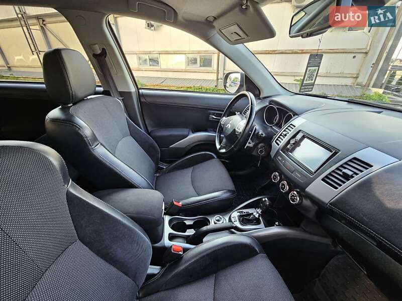 Внедорожник / Кроссовер Mitsubishi Outlander 2012 в Ивано-Франковске