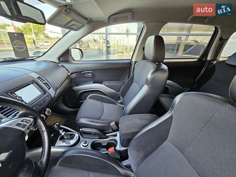 Внедорожник / Кроссовер Mitsubishi Outlander 2012 в Ивано-Франковске