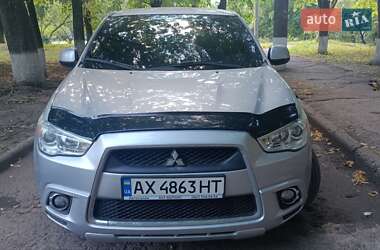 Внедорожник / Кроссовер Mitsubishi Outlander 2011 в 