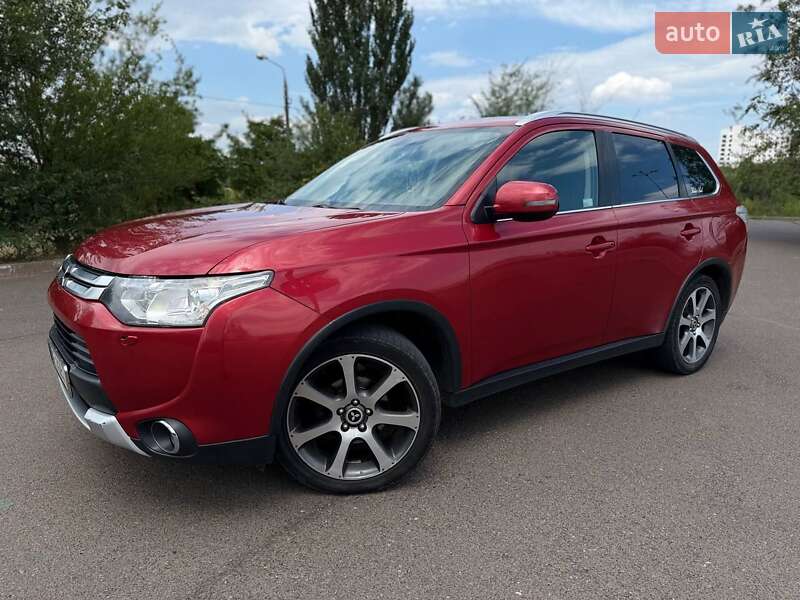 Внедорожник / Кроссовер Mitsubishi Outlander 2014 в Кривом Роге