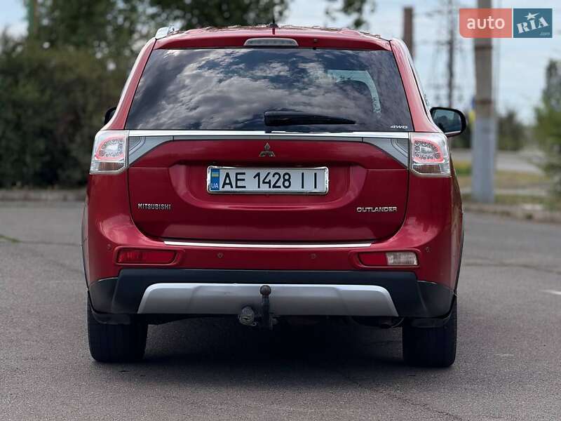 Внедорожник / Кроссовер Mitsubishi Outlander 2014 в Кривом Роге