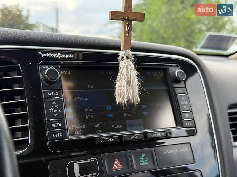 Внедорожник / Кроссовер Mitsubishi Outlander 2014 в Кривом Роге