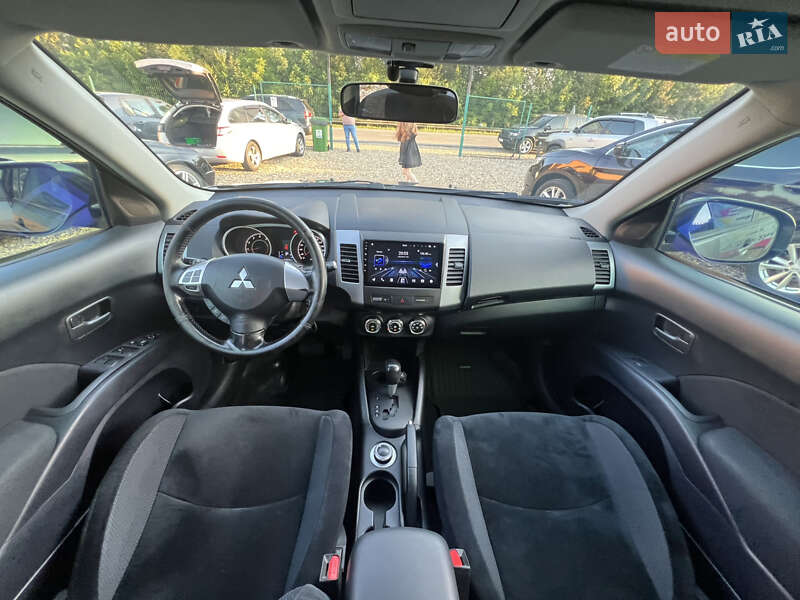 Внедорожник / Кроссовер Mitsubishi Outlander 2011 в Коломые