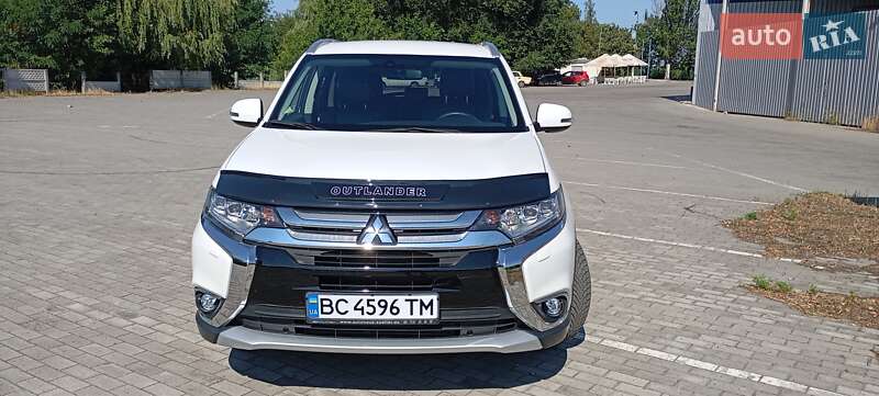 Позашляховик / Кросовер Mitsubishi Outlander 2014 в Апостоловому