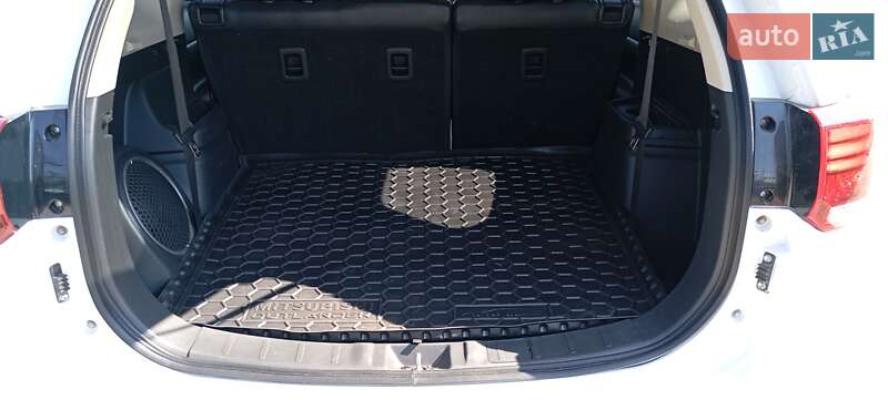 Позашляховик / Кросовер Mitsubishi Outlander 2014 в Апостоловому