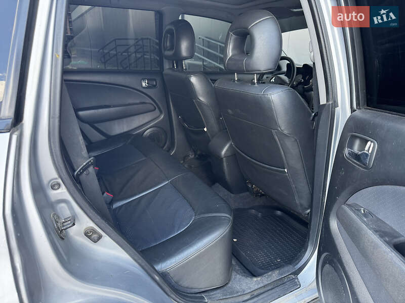 Внедорожник / Кроссовер Mitsubishi Outlander 2003 в Киеве