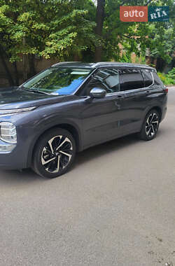 Внедорожник / Кроссовер Mitsubishi Outlander 2024 в Харькове
