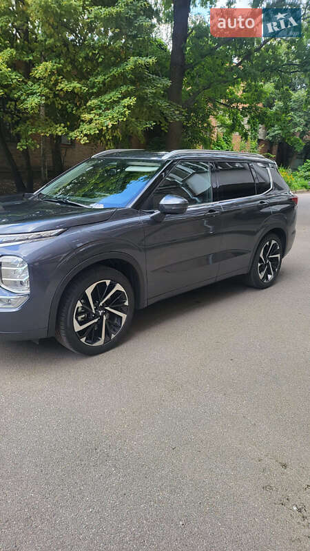 Внедорожник / Кроссовер Mitsubishi Outlander 2024 в Дергачах фото 2 Внедорожник / Кроссовер Mitsubishi Outlander 2024 в Дергачах
