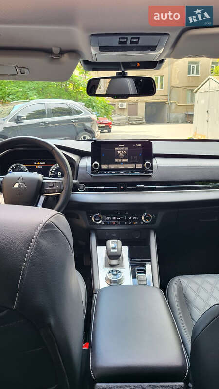 Внедорожник / Кроссовер Mitsubishi Outlander 2024 в Дергачах фото 21 Внедорожник / Кроссовер Mitsubishi Outlander 2024 в Дергачах