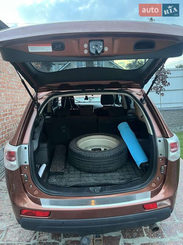 Позашляховик / Кросовер Mitsubishi Outlander 2013 в Дніпрі