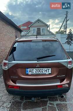 Позашляховик / Кросовер Mitsubishi Outlander 2013 в 