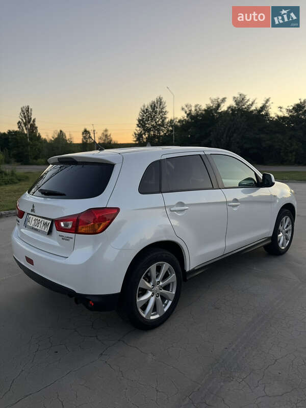 Mitsubishi Outlander 2015