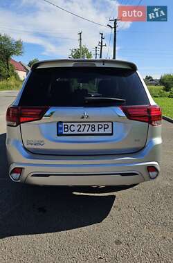 Внедорожник / Кроссовер Mitsubishi Outlander 2021 в 
