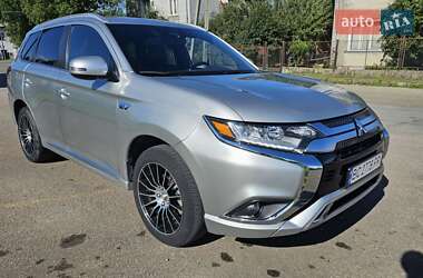Внедорожник / Кроссовер Mitsubishi Outlander 2021 в 
