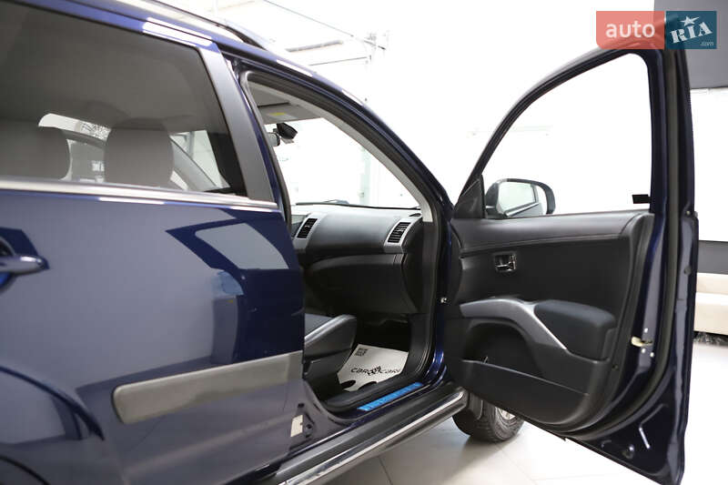 Позашляховик / Кросовер Mitsubishi Outlander 2012 в Дрогобичі