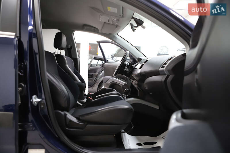 Позашляховик / Кросовер Mitsubishi Outlander 2012 в Дрогобичі