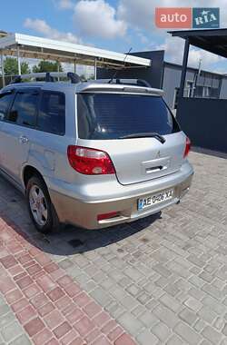 Внедорожник / Кроссовер Mitsubishi Outlander 2004 в 