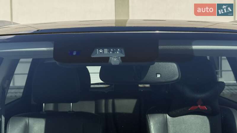 Внедорожник / Кроссовер Mitsubishi Outlander 2016 в Киеве