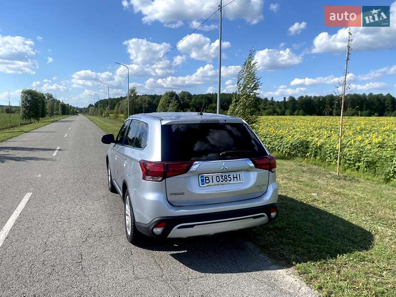 Позашляховик / Кросовер Mitsubishi Outlander 2013 в Полтаві фото 4 Позашляховик / Кросовер Mitsubishi Outlander 2013 в Полтаві