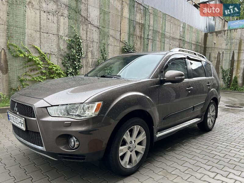 Mitsubishi Outlander 2011