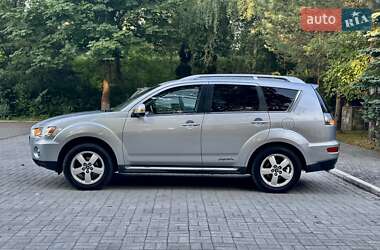 Внедорожник / Кроссовер Mitsubishi Outlander 2009 в 