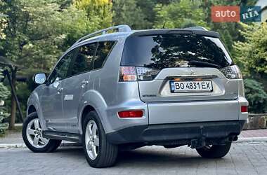 Внедорожник / Кроссовер Mitsubishi Outlander 2009 в 