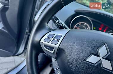Внедорожник / Кроссовер Mitsubishi Outlander 2009 в 