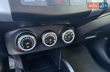 Внедорожник / Кроссовер Mitsubishi Outlander 2009 в 