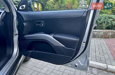Внедорожник / Кроссовер Mitsubishi Outlander 2009 в 
