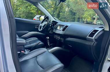 Внедорожник / Кроссовер Mitsubishi Outlander 2009 в 