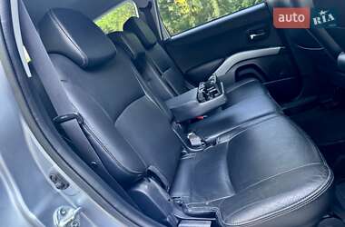 Внедорожник / Кроссовер Mitsubishi Outlander 2009 в 