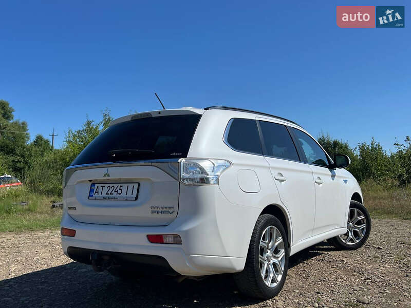 Позашляховик / Кросовер Mitsubishi Outlander 2014 в Івано-Франківську