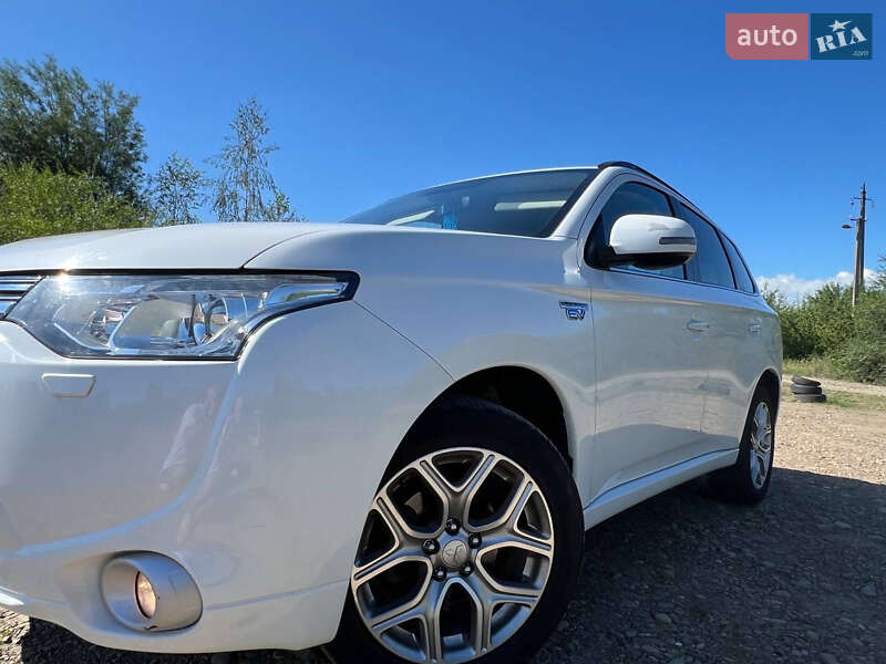 Позашляховик / Кросовер Mitsubishi Outlander 2014 в Івано-Франківську