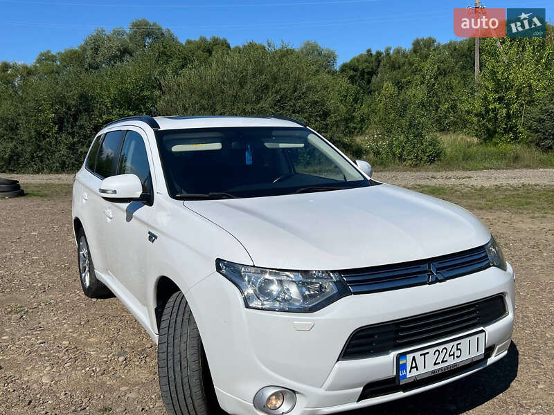 Позашляховик / Кросовер Mitsubishi Outlander 2014 в Івано-Франківську