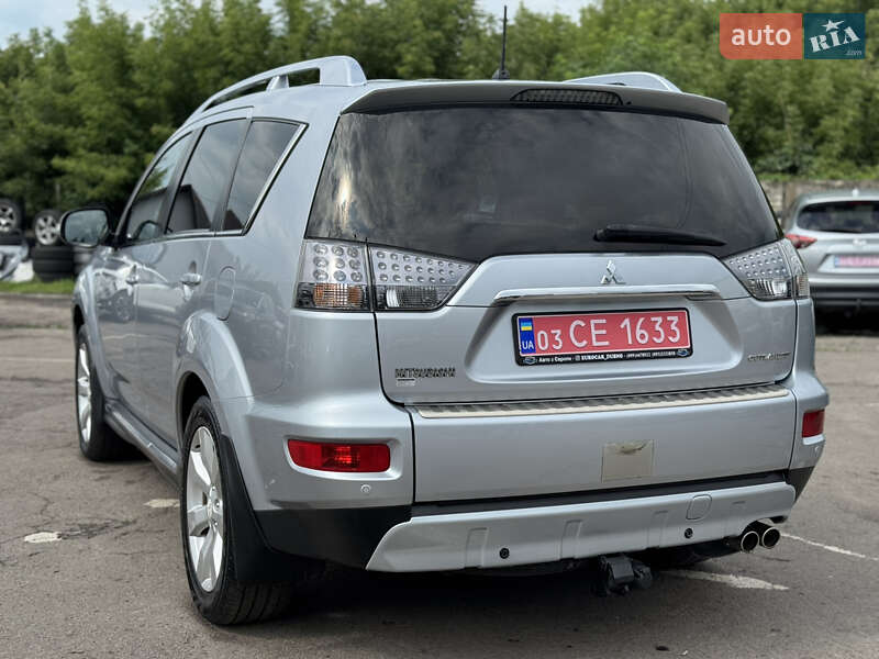 Внедорожник / Кроссовер Mitsubishi Outlander 2010 в Дубно