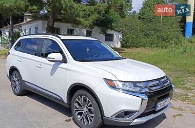 Внедорожник / Кроссовер Mitsubishi Outlander 2015 в Коропе