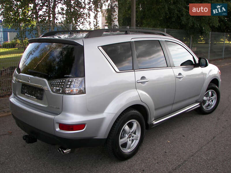 Позашляховик / Кросовер Mitsubishi Outlander 2011 в Турці