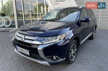 Внедорожник / Кроссовер Mitsubishi Outlander 2017 в Харькове