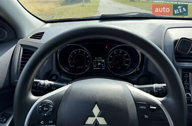 Внедорожник / Кроссовер Mitsubishi Outlander 2018 в 