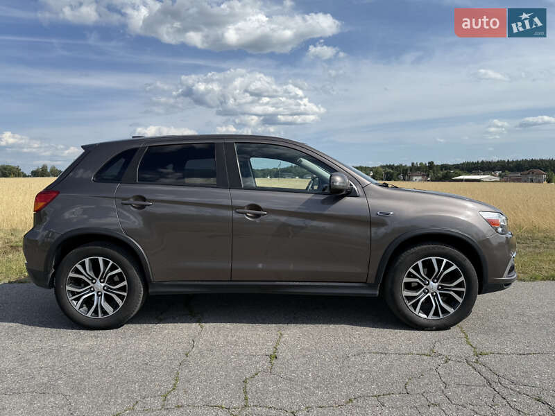 Внедорожник / Кроссовер Mitsubishi Outlander 2018 в Киеве