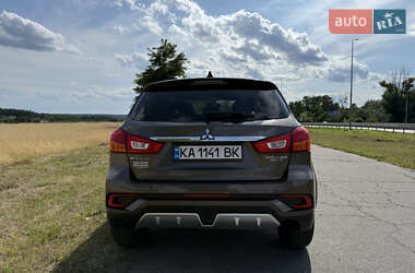 Внедорожник / Кроссовер Mitsubishi Outlander 2018 в 