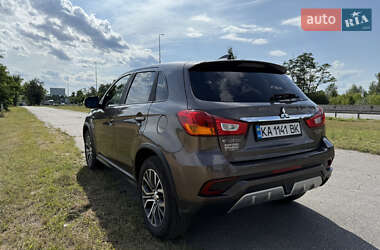 Внедорожник / Кроссовер Mitsubishi Outlander 2018 в 