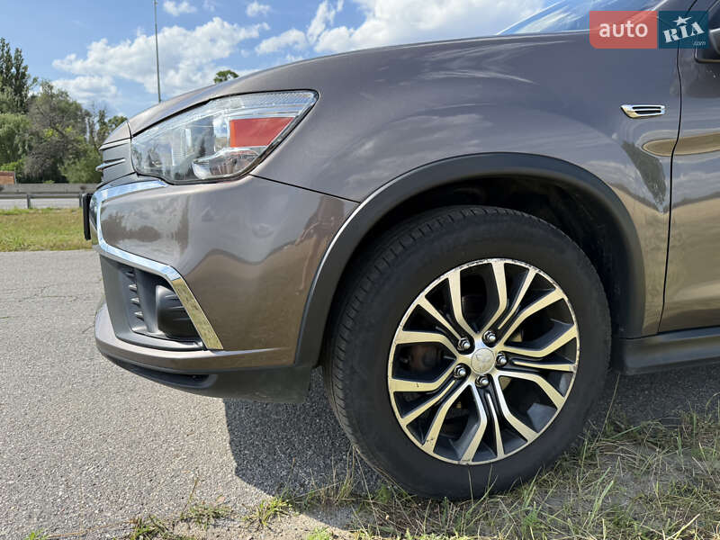 Внедорожник / Кроссовер Mitsubishi Outlander 2018 в Киеве