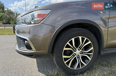 Внедорожник / Кроссовер Mitsubishi Outlander 2018 в 
