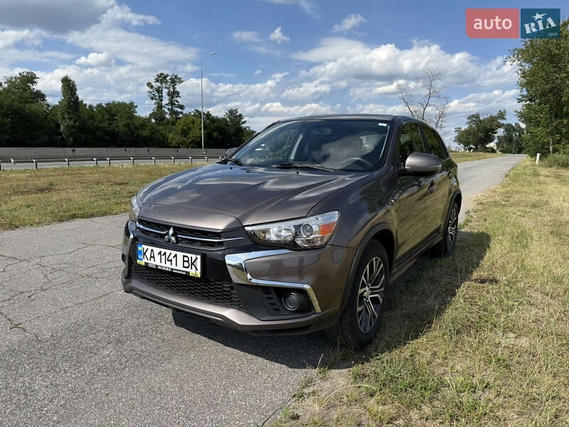 Внедорожник / Кроссовер Mitsubishi Outlander 2018 в Киеве